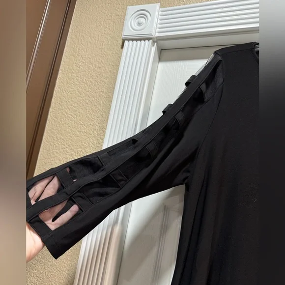 Chic Black 3/4 Sleeve Tunic with Asymmetrical Cutouts - Picture 3 of 5